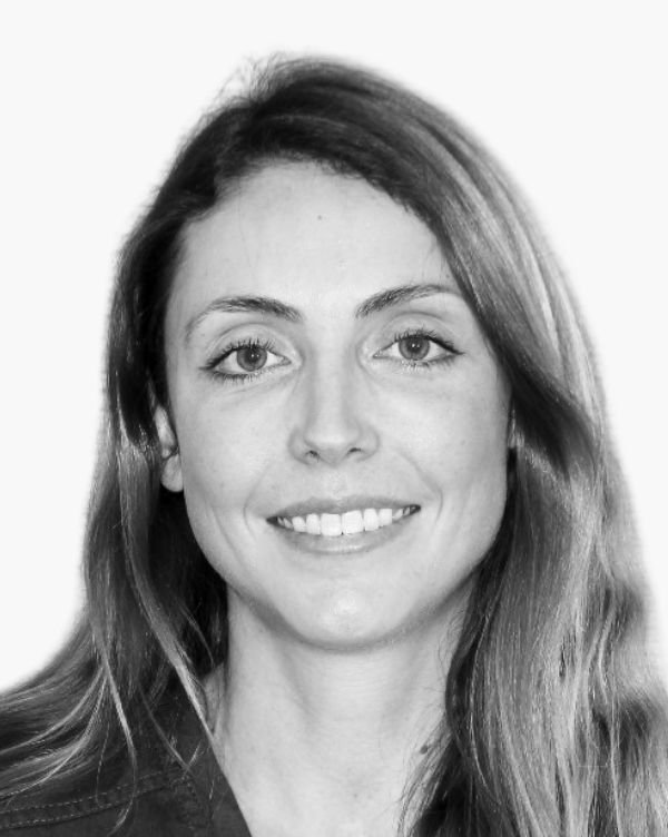 dra-claudia-vicente-clinica-dental-falco-barcelona-sarria